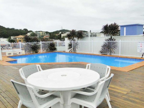 Nelson Towers, 9,71a Victoria Parade - unit in the heart of Nelson Bay with water views, air conditioning and Wi-Fi